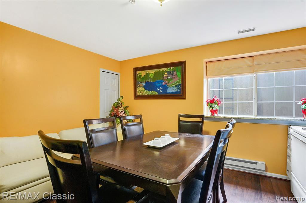 468 OLD PINE Way, Walled Lake, MI 48390 — Photo 14