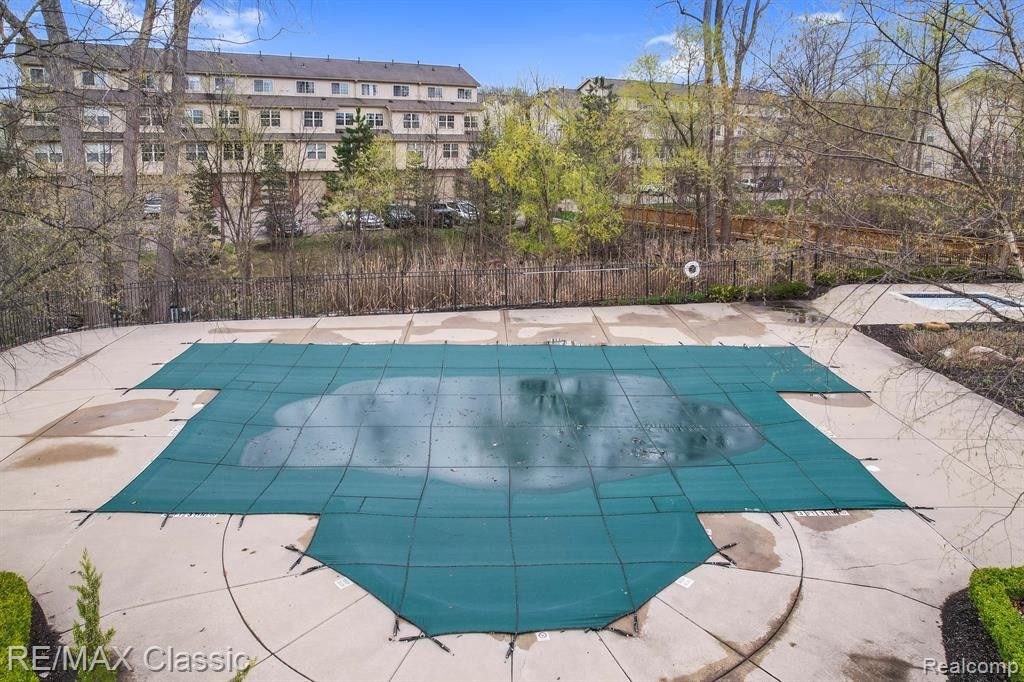 468 OLD PINE Way, Walled Lake, MI 48390 — Photo 19