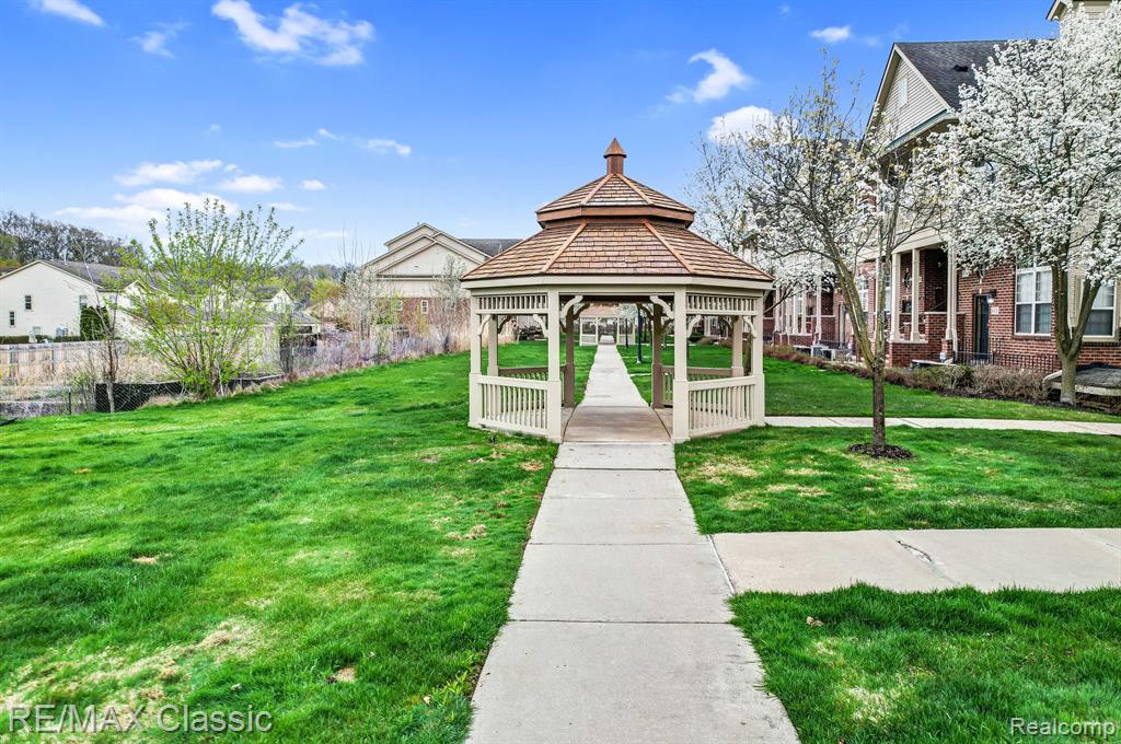 468 OLD PINE Way, Walled Lake, MI 48390 — Photo 21