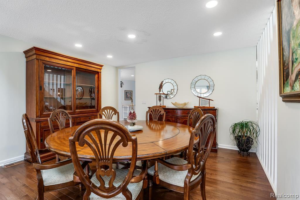 29789 Deer Run, Farmington Hills, MI 48331 — Photo 17