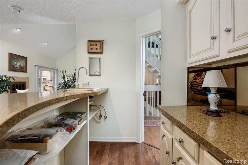 29789 Deer Run, Farmington Hills, MI 48331 — Photo 44