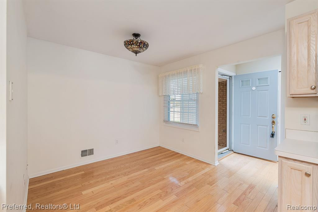 41842 RIVERWOOD, 28, Canton, MI 48187 — Photo 6