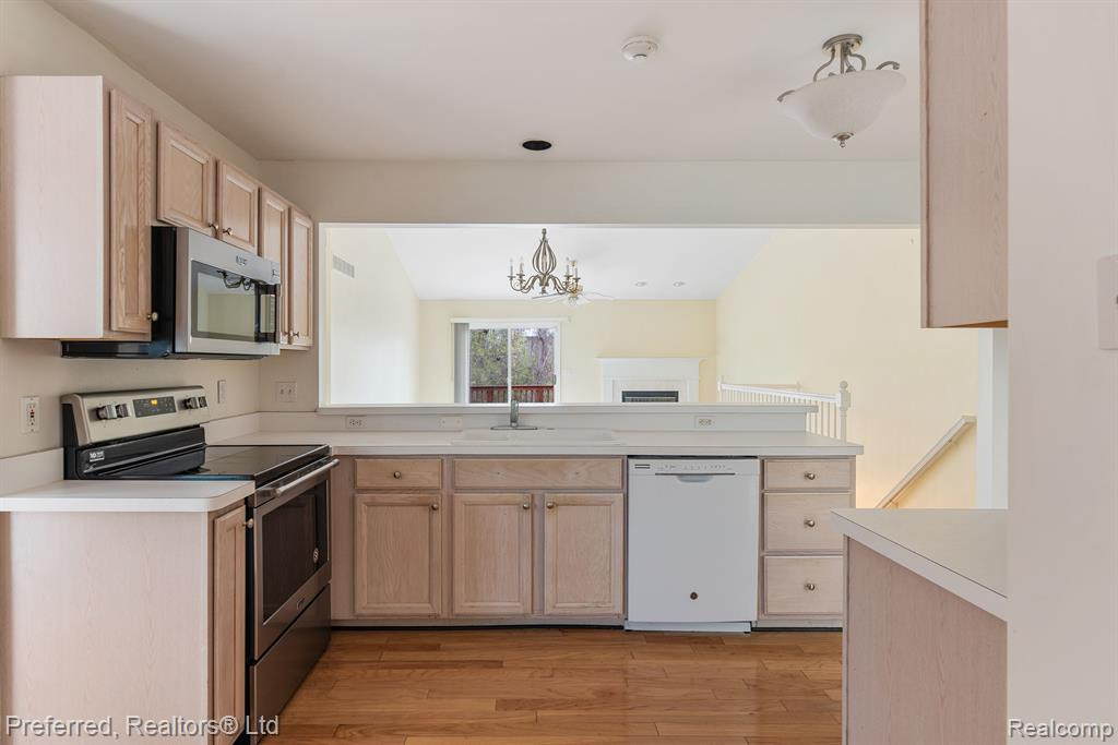 41842 RIVERWOOD, 28, Canton, MI 48187 — Photo 7