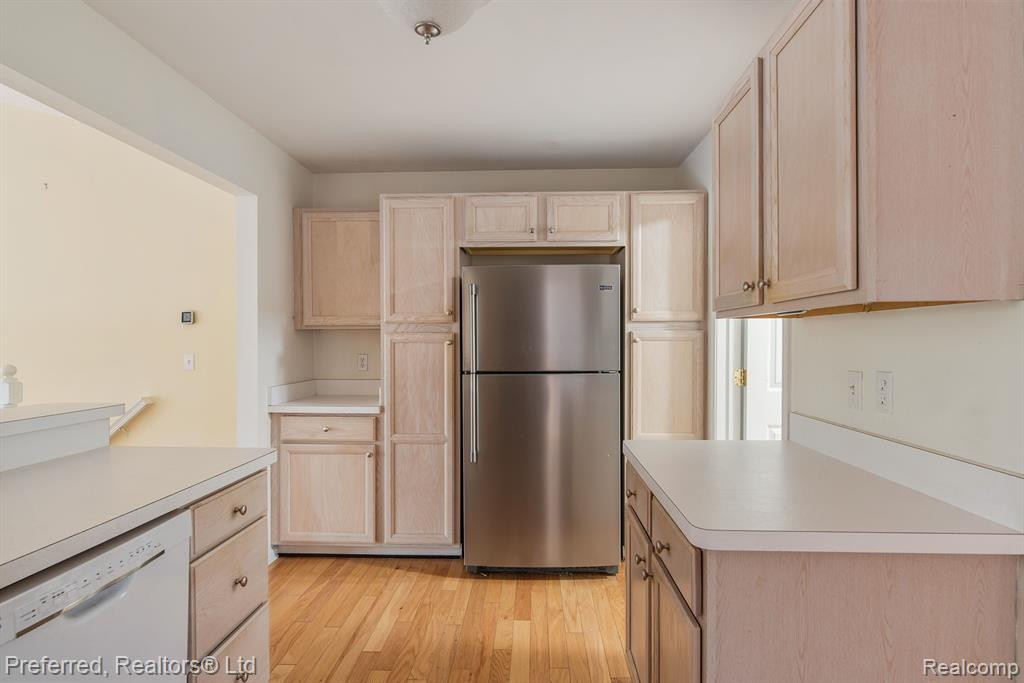 41842 RIVERWOOD, 28, Canton, MI 48187 — Photo 8