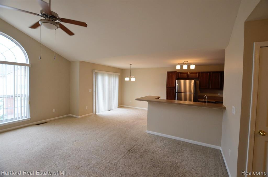 26201 CHESAPEAKE Circle, 306, Walled Lake, MI 48390 — Photo 4