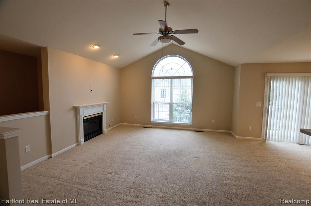 26201 CHESAPEAKE Circle, 306, Walled Lake, MI 48390 — Photo 5