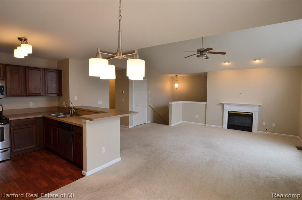 26201 CHESAPEAKE Circle, 306, Walled Lake, MI 48390 — Photo 6