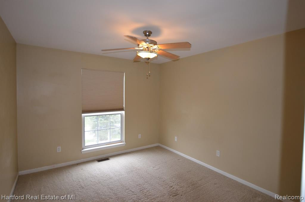 26201 CHESAPEAKE Circle, 306, Walled Lake, MI 48390 — Photo 9
