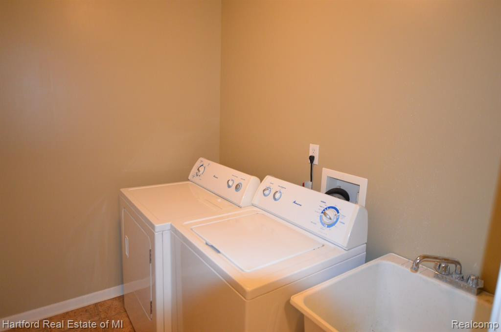 26201 CHESAPEAKE Circle, 306, Walled Lake, MI 48390 — Photo 13