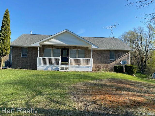 165 E BARNES Road, Fostoria, MI 48435 — Photo 2