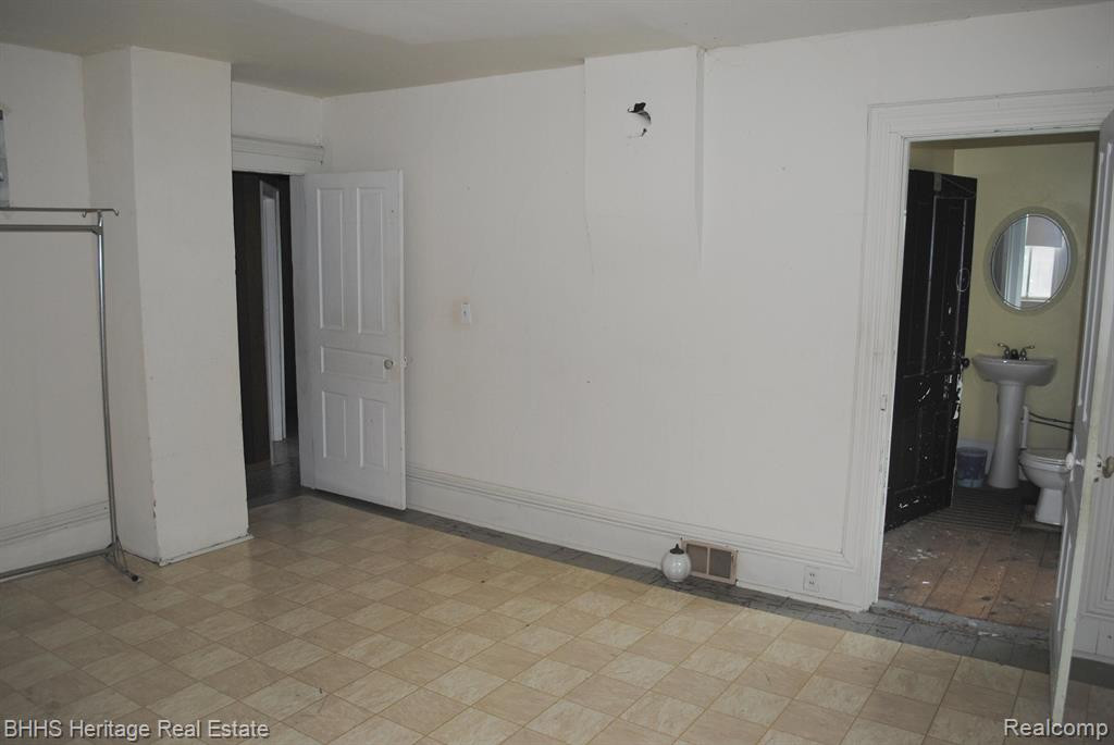 117 N SHIAWASSEE Street, Bancroft, MI 48414 — Photo 21