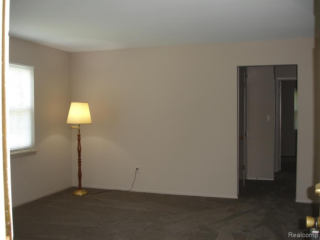 144 Lake Village Drive, APT 6, Walled Lake, MI 48390 — Photo 5