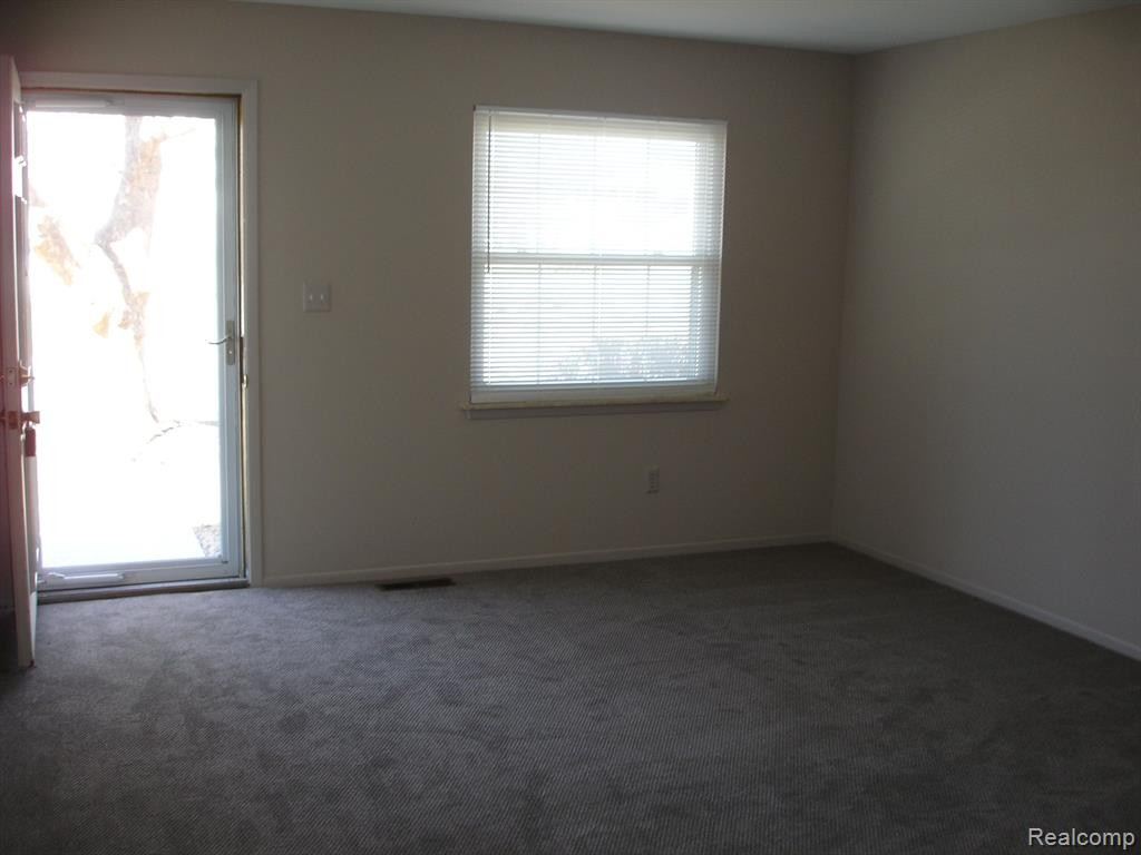 144 Lake Village Drive, APT 6, Walled Lake, MI 48390 — Photo 7
