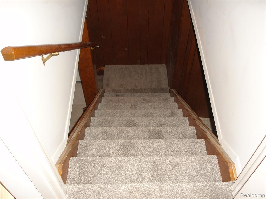 144 Lake Village Drive, APT 6, Walled Lake, MI 48390 — Photo 16