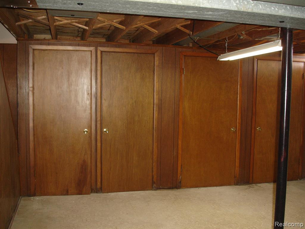 144 Lake Village Drive, APT 6, Walled Lake, MI 48390 — Photo 17