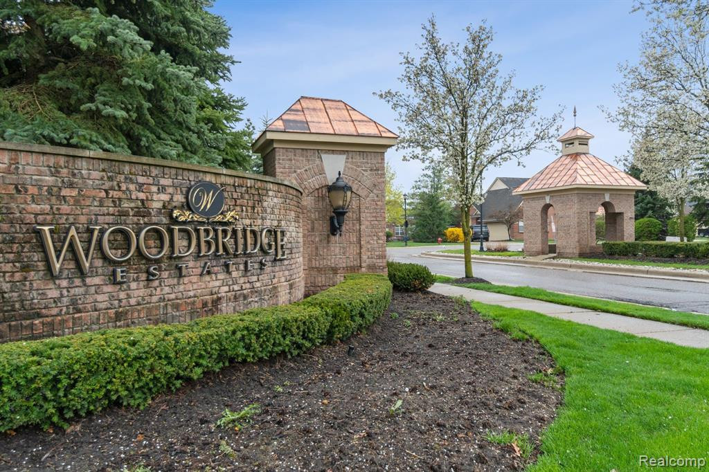 48835 WESTBRIDGE Drive, Canton, MI 48188 — Photo 2