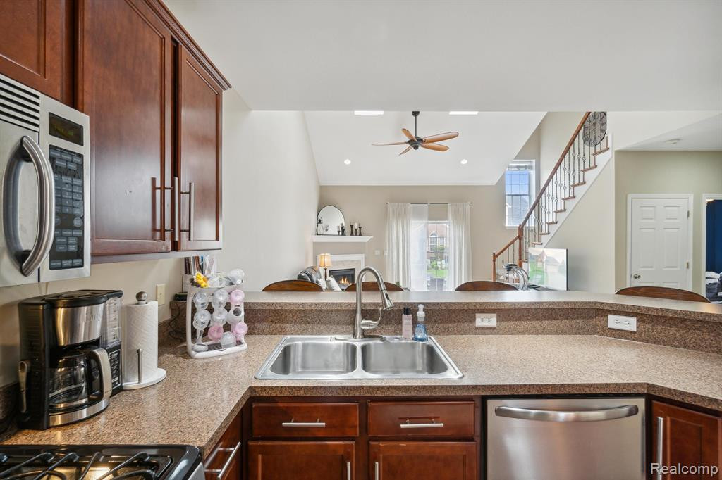 48835 WESTBRIDGE Drive, Canton, MI 48188 — Photo 12