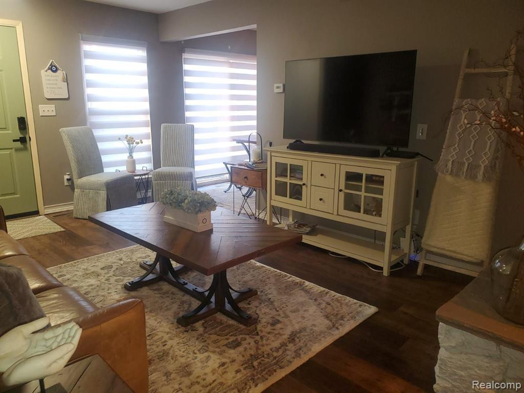 41060 NORTHWIND DR, Canton, MI 48188 — Photo 15
