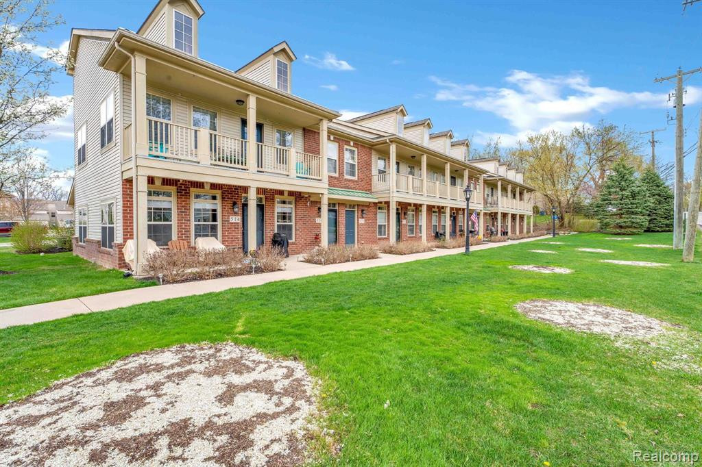 520 RED OAK, Walled Lake, MI 48390 — Photo 2