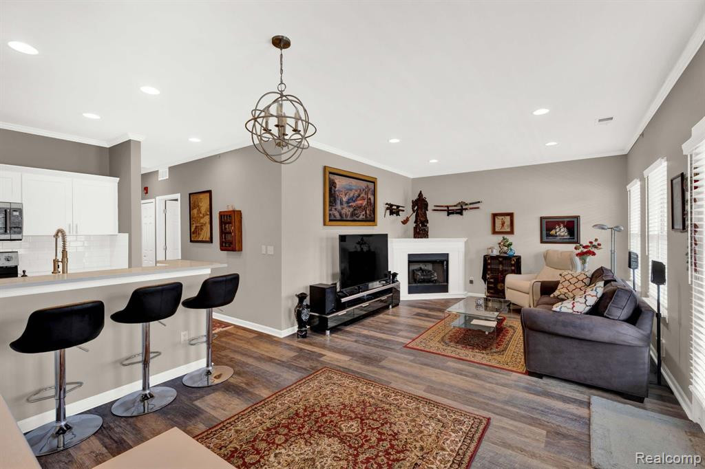 520 RED OAK, Walled Lake, MI 48390 — Photo 3