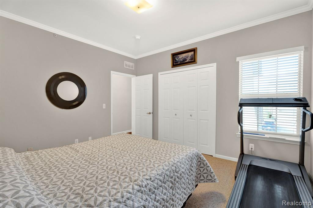 520 RED OAK, Walled Lake, MI 48390 — Photo 14