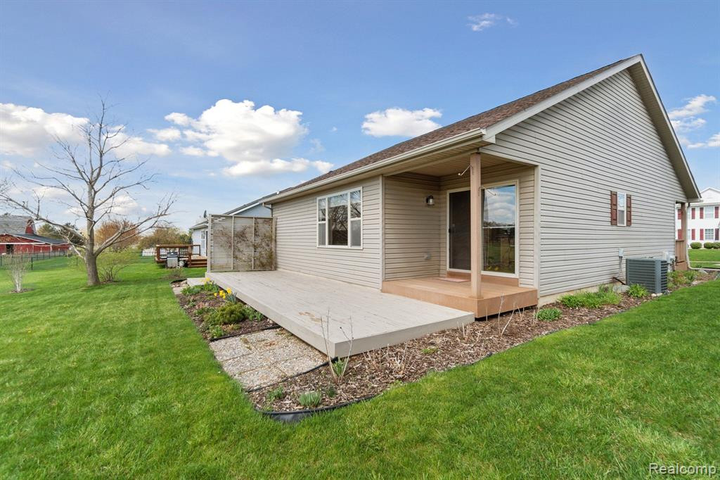 3442 AMBER OAKS Drive, Howell, MI 48855 — Photo 4