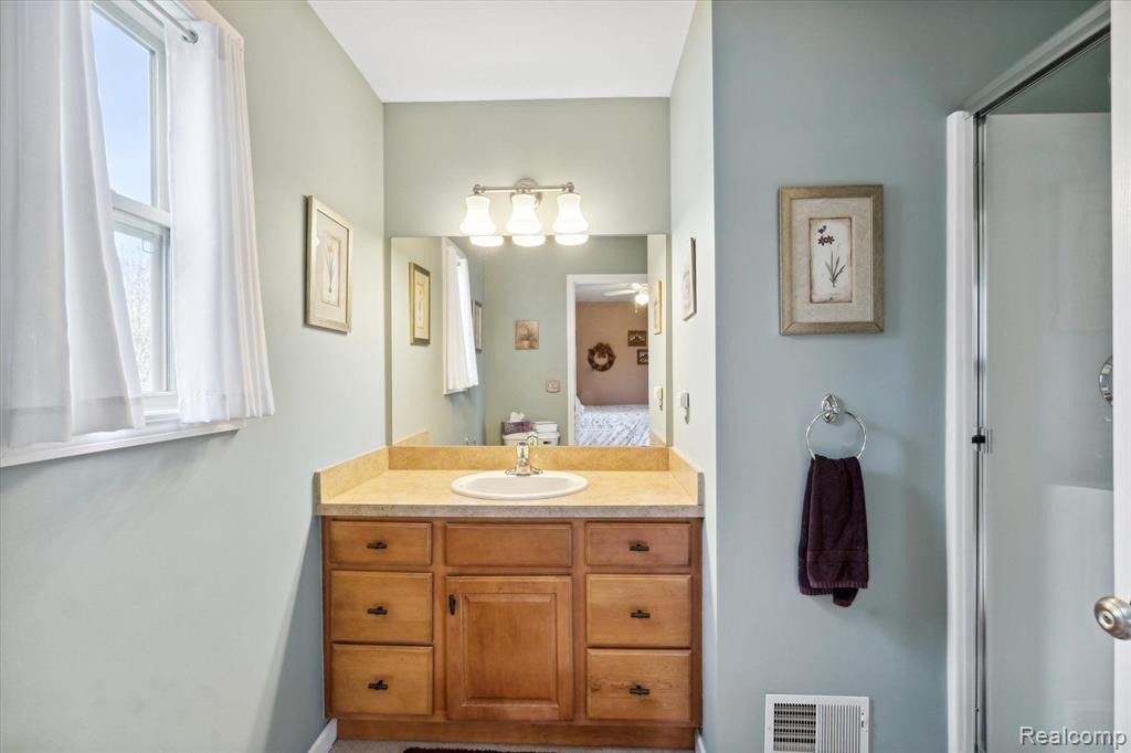 3442 AMBER OAKS Drive, Howell, MI 48855 — Photo 16