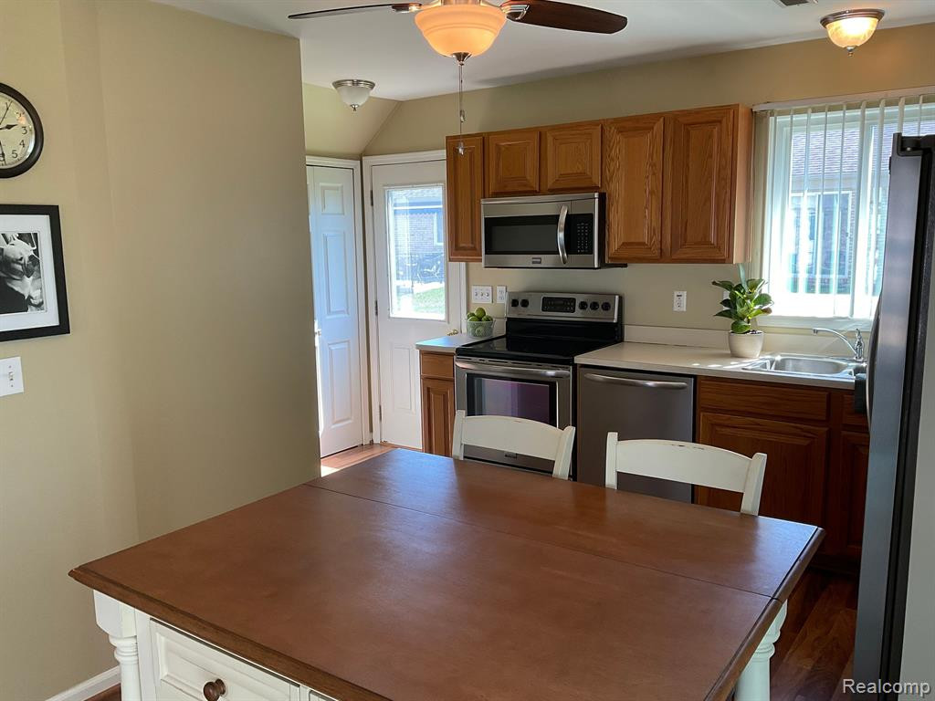 23351 REDMAN, Trenton, MI 48183 — Photo 12