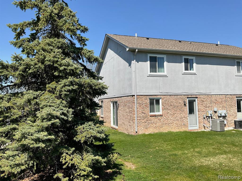 23351 REDMAN, Trenton, MI 48183 — Photo 32