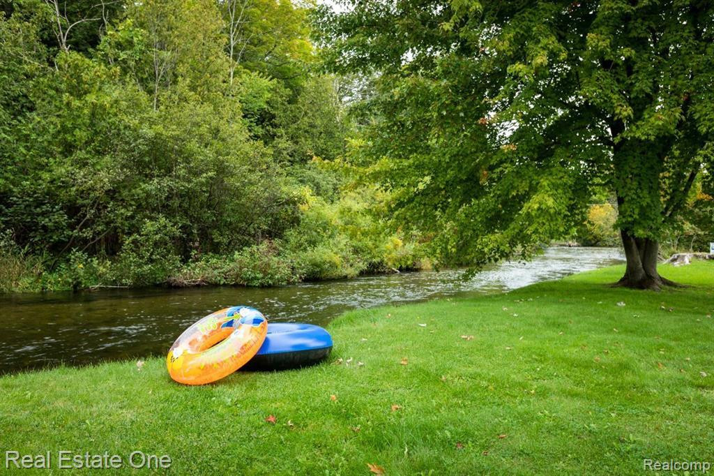 10541 RIVERSIDE Drive, Honor, MI 49640 — Photo 2