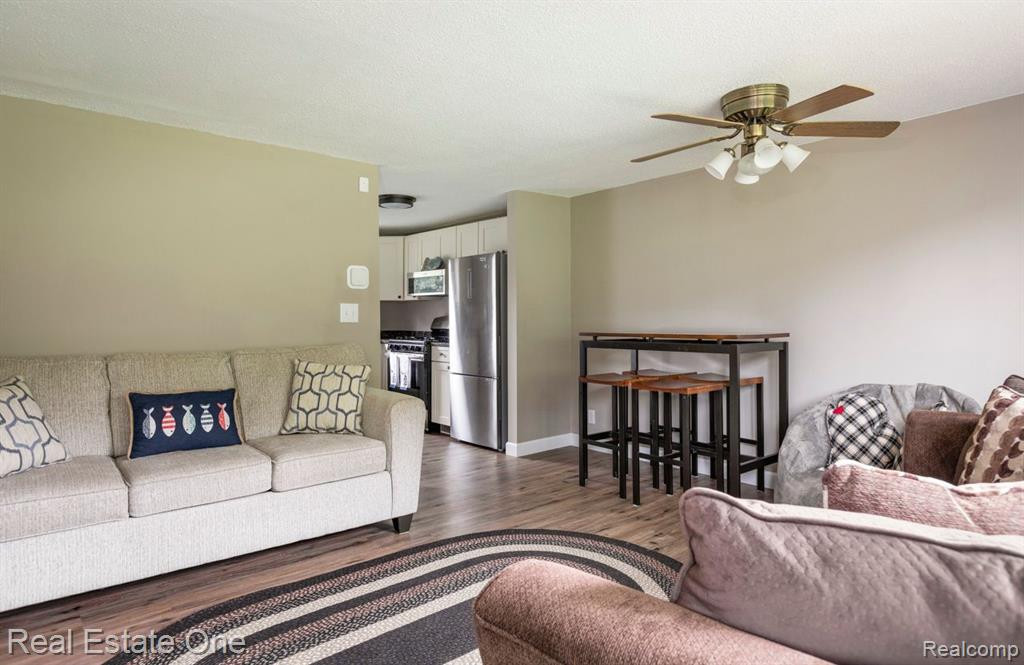 10541 RIVERSIDE Drive, Honor, MI 49640 — Photo 9