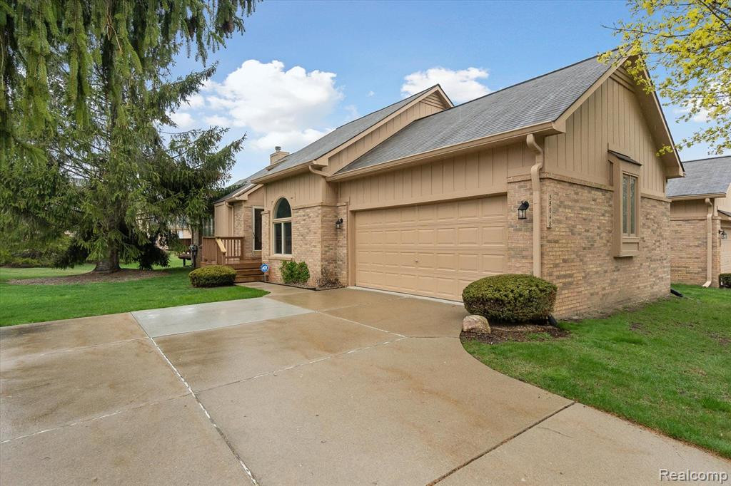 35048 White Pine Trail, Farmington Hills, MI 48335 — Photo 3
