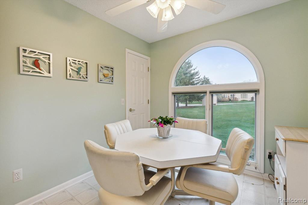 35048 White Pine Trail, Farmington Hills, MI 48335 — Photo 14