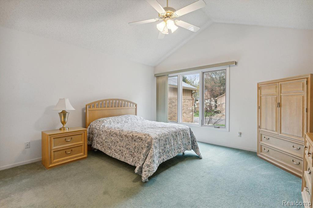 35048 White Pine Trail, Farmington Hills, MI 48335 — Photo 16