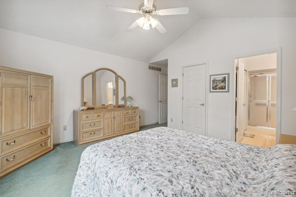 35048 White Pine Trail, Farmington Hills, MI 48335 — Photo 17