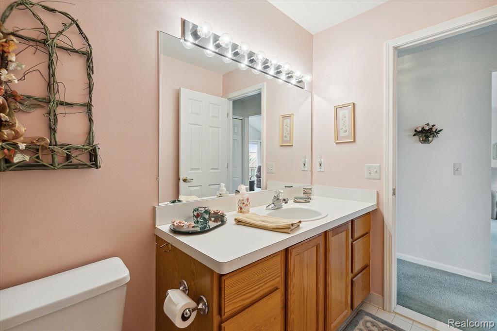 35048 White Pine Trail, Farmington Hills, MI 48335 — Photo 22