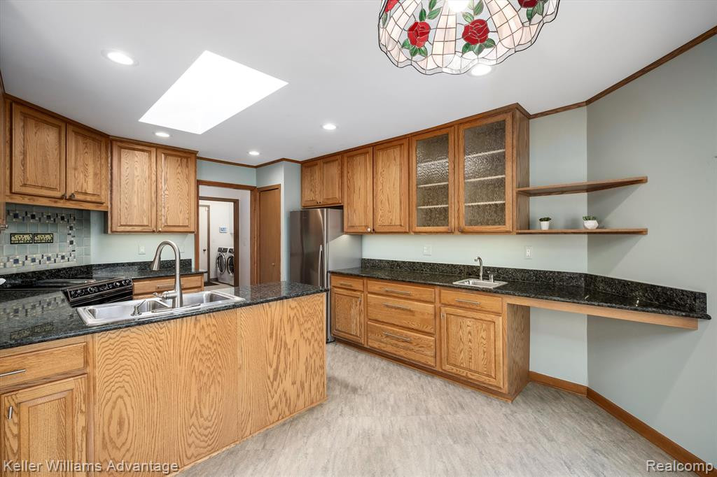 1372 LAUREL VIEW Drive, Ann Arbor, MI 48105 — Photo 6