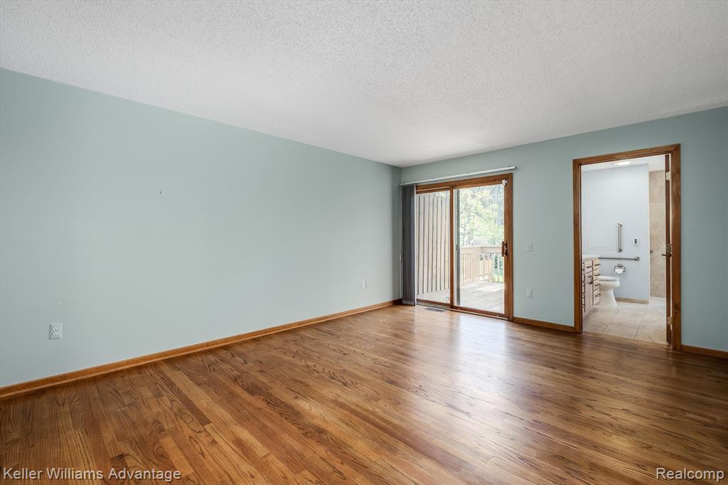1372 LAUREL VIEW Drive, Ann Arbor, MI 48105 — Photo 10