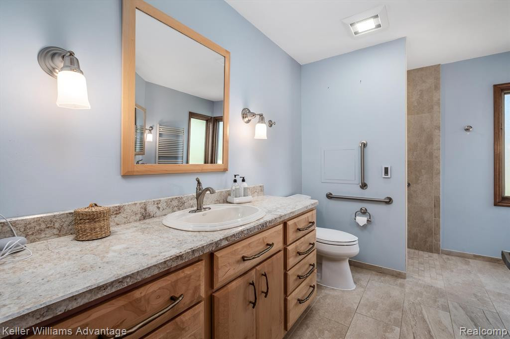 1372 LAUREL VIEW Drive, Ann Arbor, MI 48105 — Photo 13