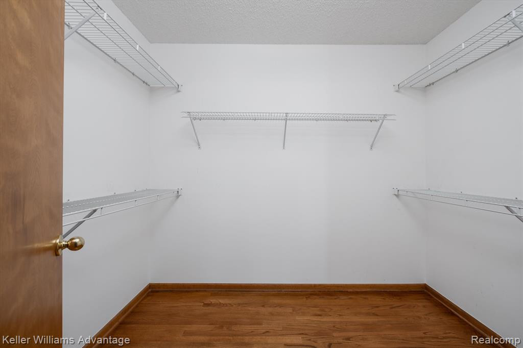 1372 LAUREL VIEW Drive, Ann Arbor, MI 48105 — Photo 14