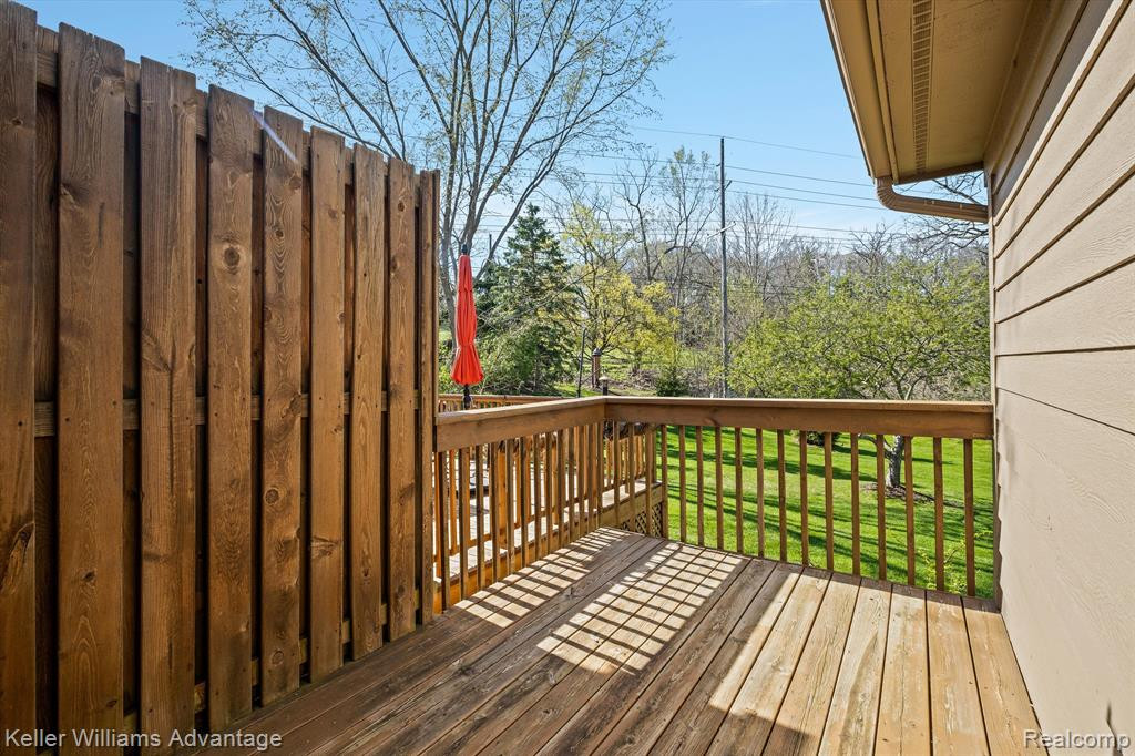 1372 LAUREL VIEW Drive, Ann Arbor, MI 48105 — Photo 15