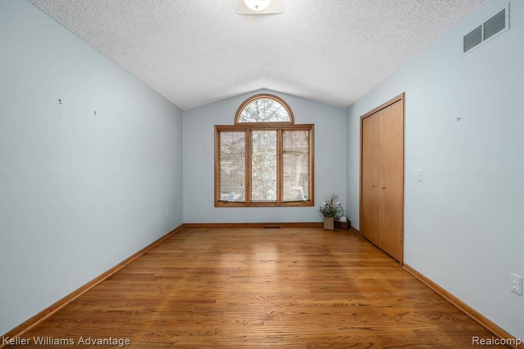 1372 LAUREL VIEW Drive, Ann Arbor, MI 48105 — Photo 16