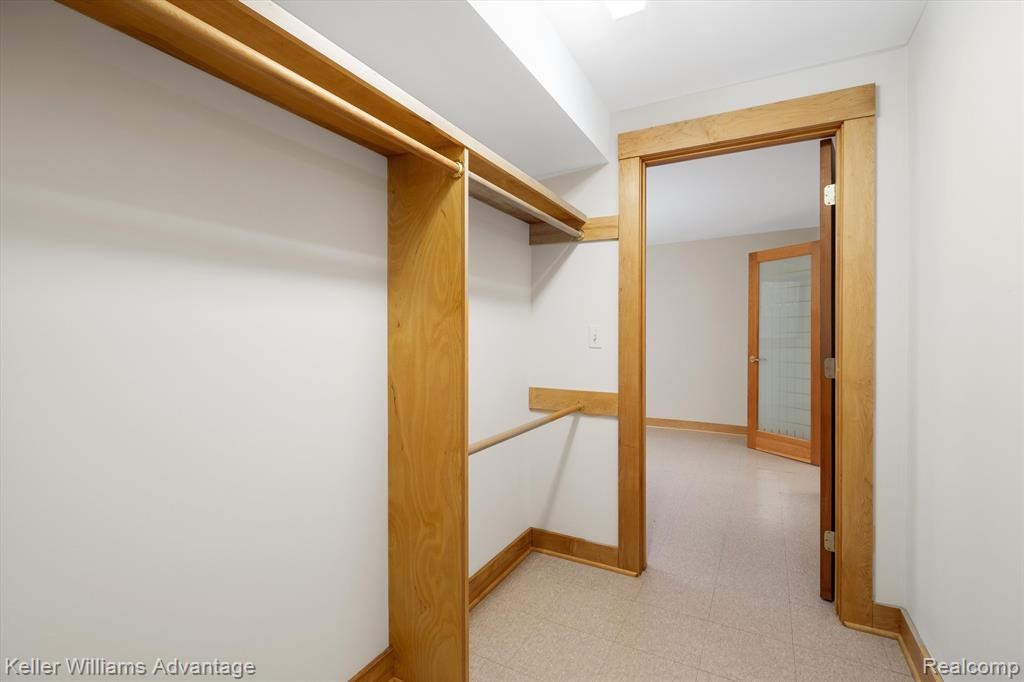 1372 LAUREL VIEW Drive, Ann Arbor, MI 48105 — Photo 25