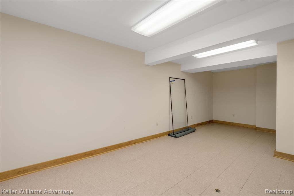 1372 LAUREL VIEW Drive, Ann Arbor, MI 48105 — Photo 27