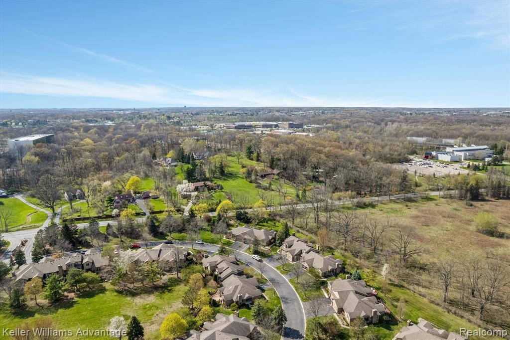 1372 LAUREL VIEW Drive, Ann Arbor, MI 48105 — Photo 36