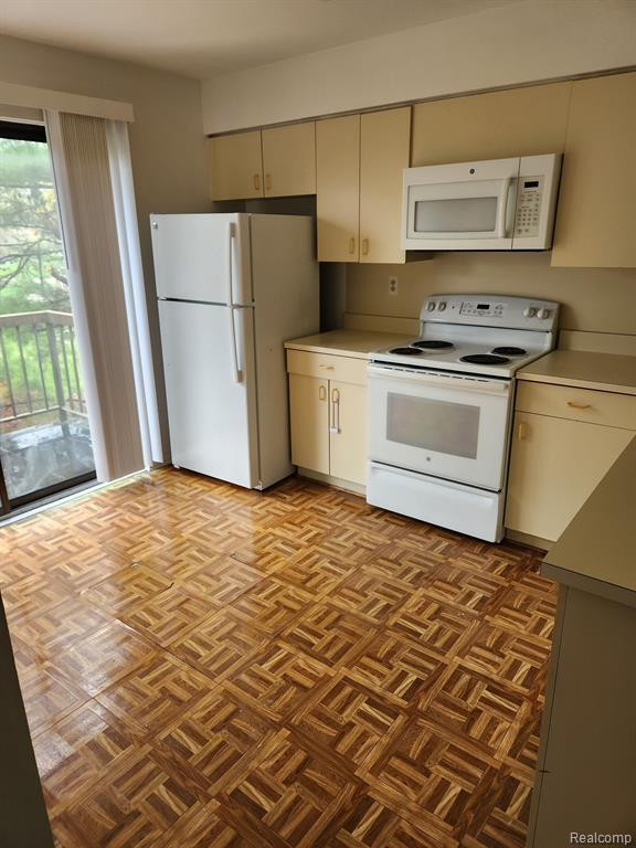 37066 KIRKSHIRE, Farmington Hills, MI 48331 — Photo 9