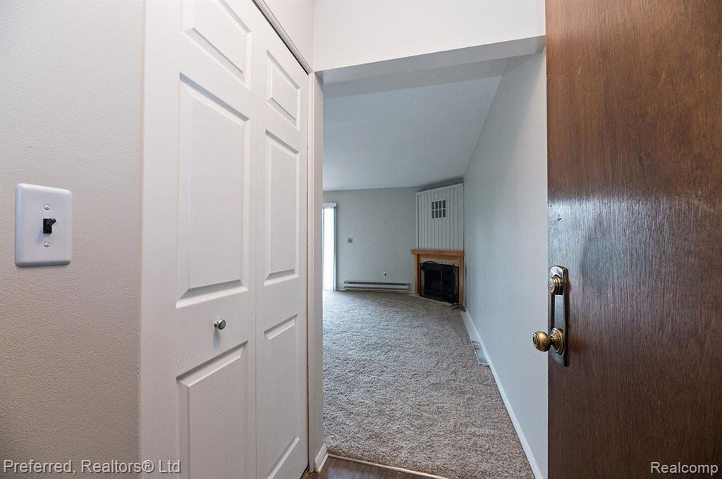 7422 WOODVIEW Street, 1, Westland, MI — Photo 4