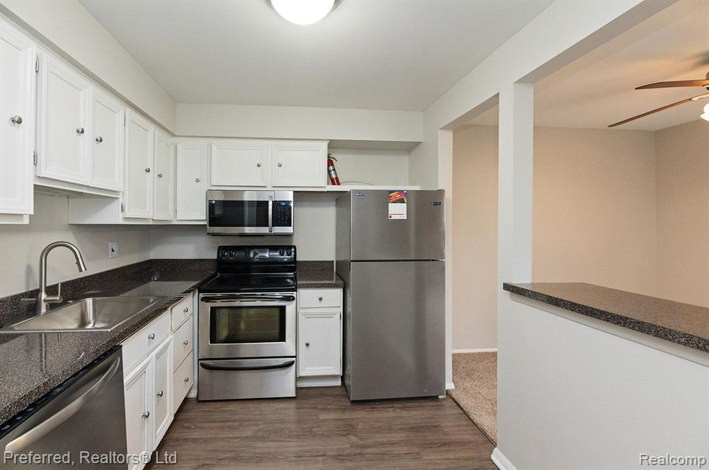 7422 WOODVIEW Street, 1, Westland, MI — Photo 11