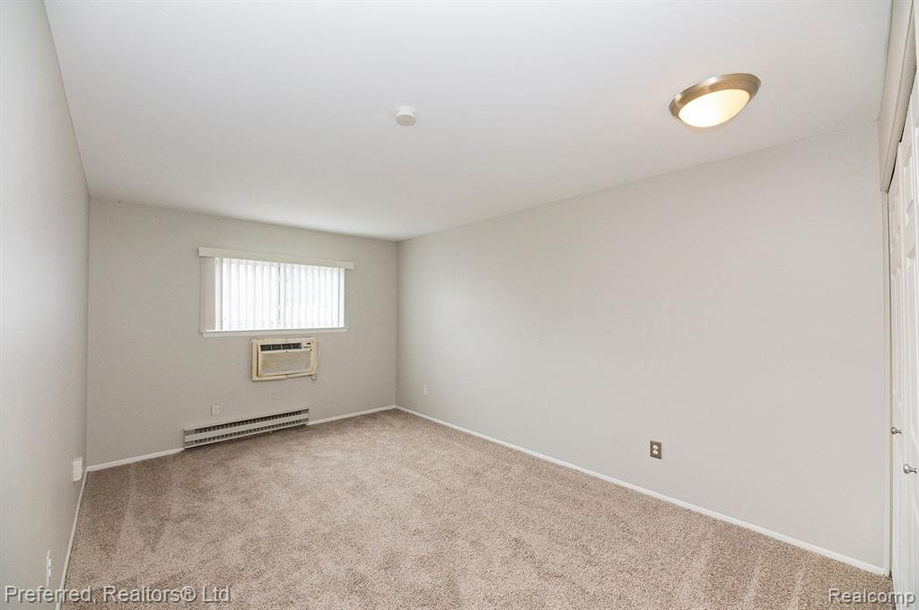 7422 WOODVIEW Street, 1, Westland, MI — Photo 15