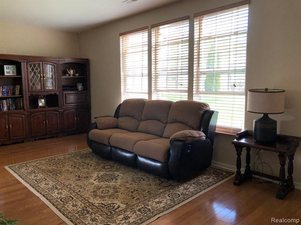 26667 KIRKWAY Drive, Woodhaven, MI 48183 — Photo 5